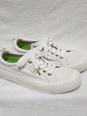 Cariuma White Canvas Sneakers Women's 6.5 Sustainable Lace Up Casual Shoes
